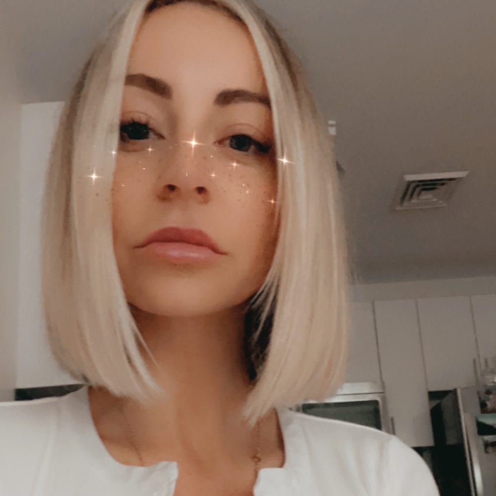 Meet your Posher, Casey